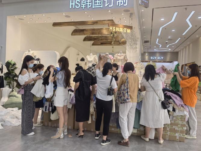 广州这个服装批发市场对零售客太友好了